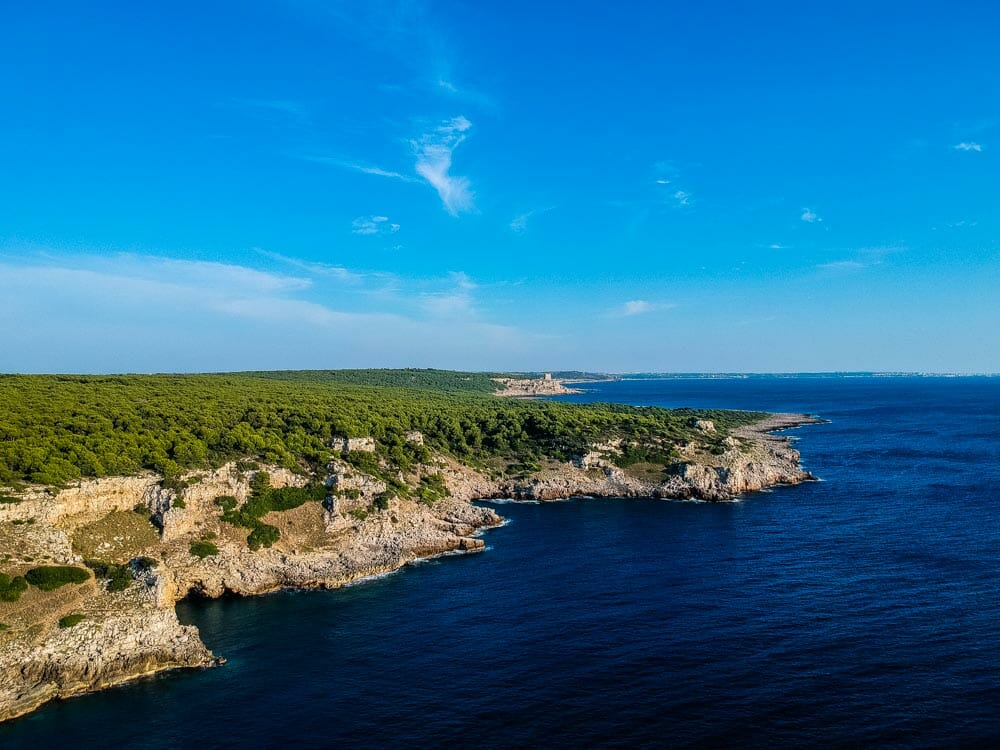 Plage du Salento Porto Cesareo vue avec un drone