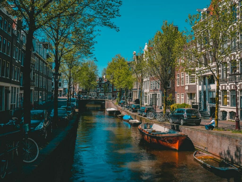 canal amsterdam