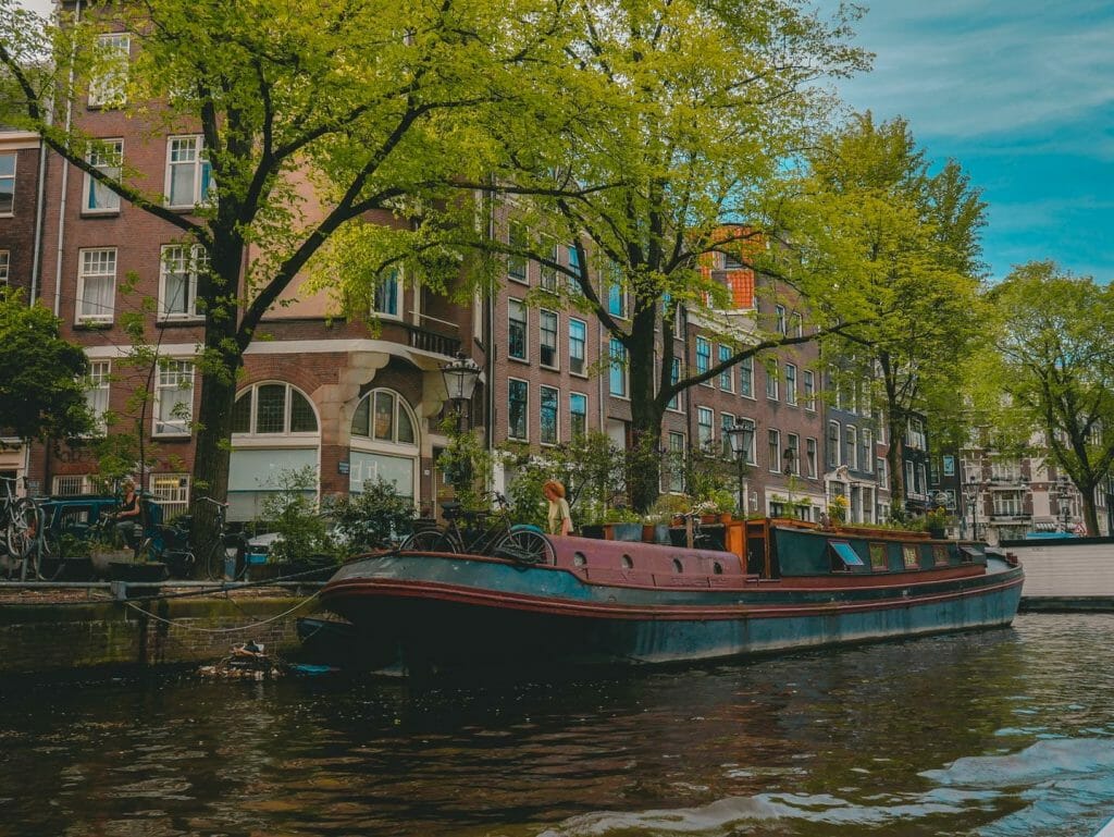 canal amsterdam