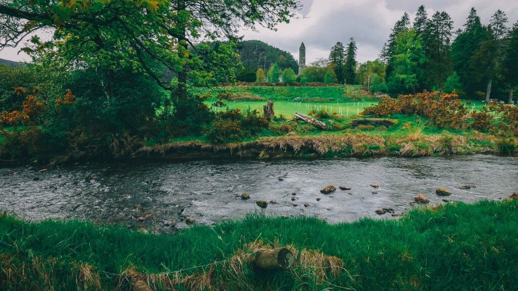 visiter Glendalough Irlande