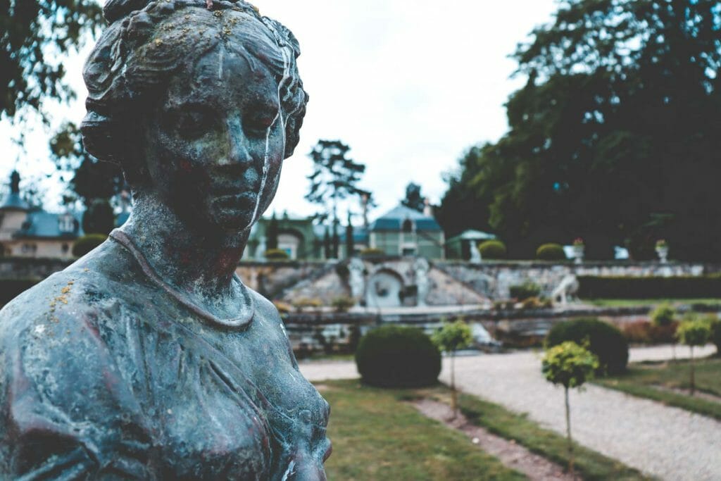 statue le portager des princes