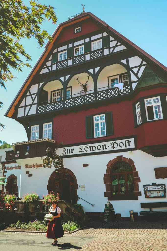 Maisons à colombages traditionnelles du village de Alpirsbach en Forêt Noire