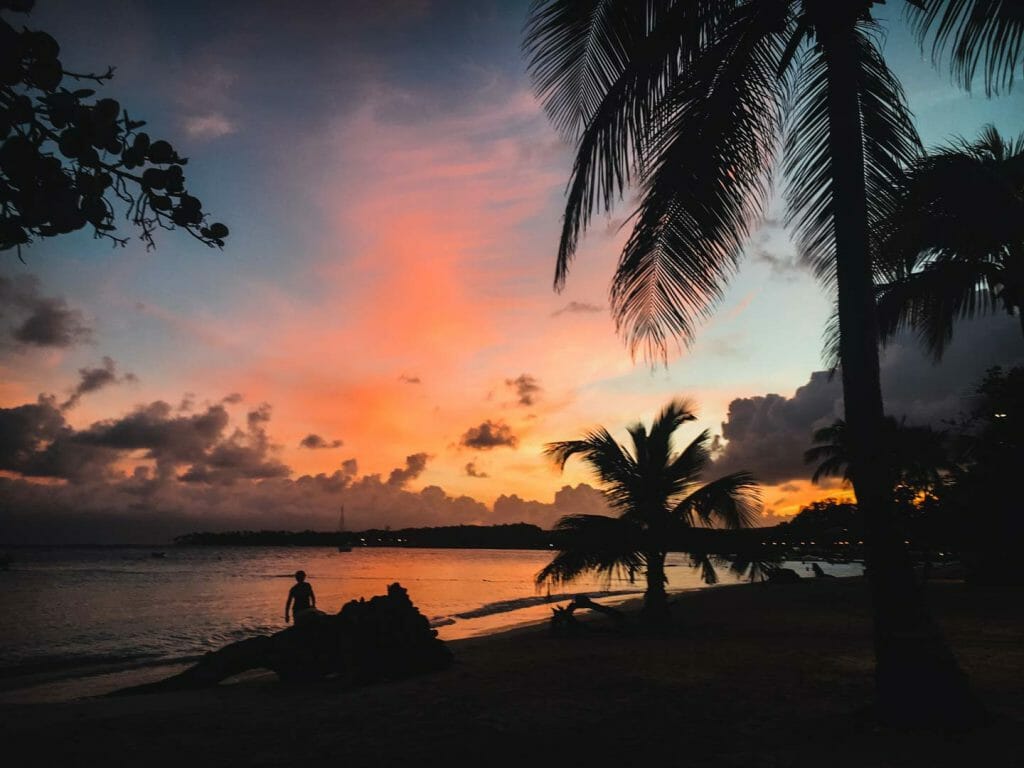 plage saint anne guadeloupe