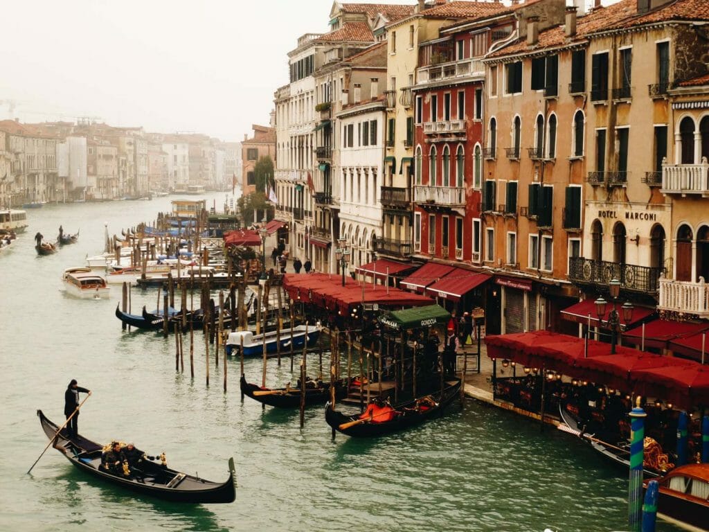 canal gondole venise