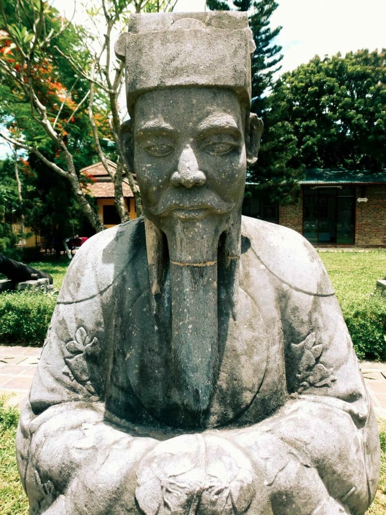 Palais de l’Harmonie Suprême hué