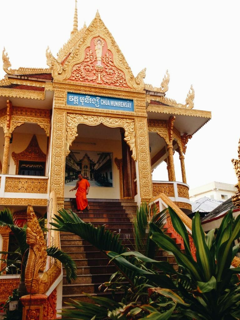 Can Tho temple moine
