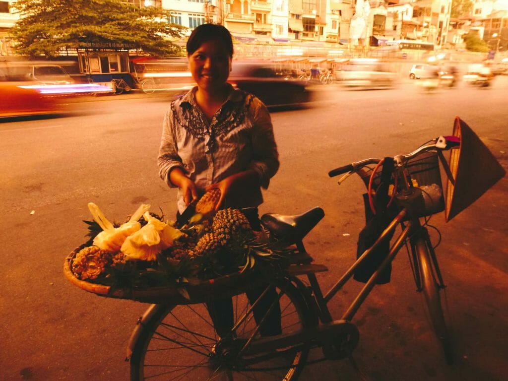 hanoi vendeuse ananas