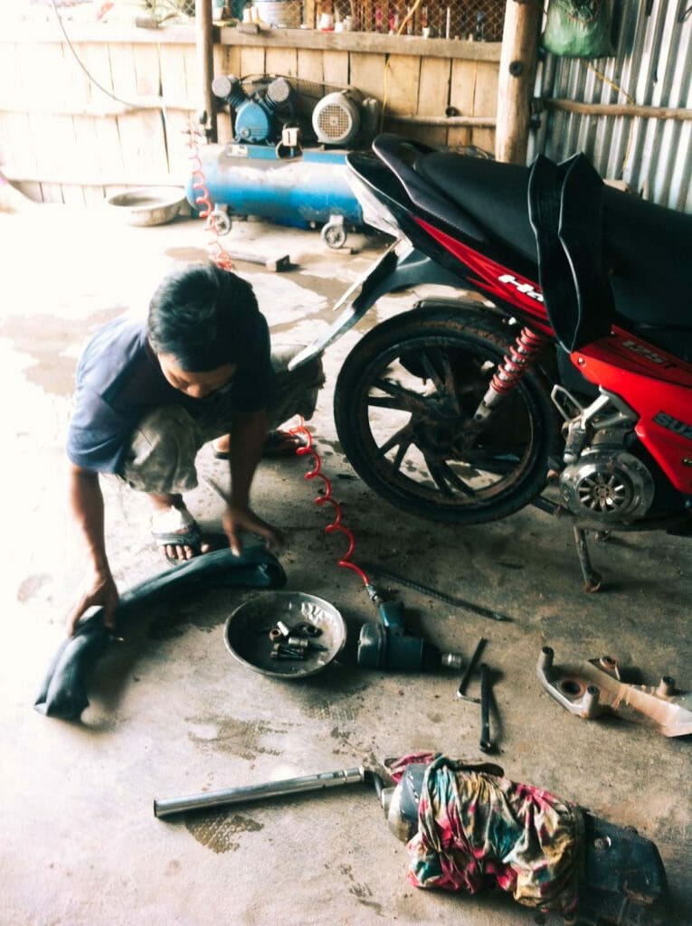 réparateur village de Ham Ninh