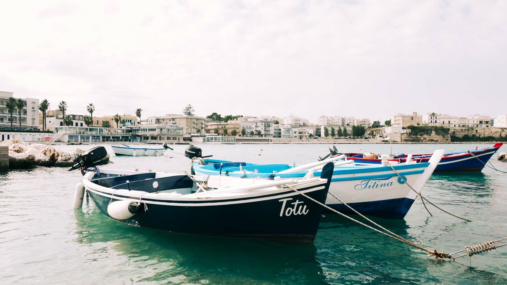 bateau de pêche, port turquoise d'Otrante