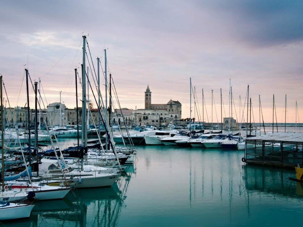 port de trani dans les pouilles