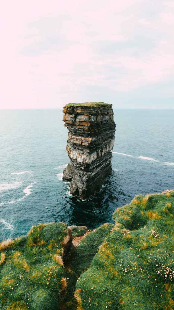 dun briste en irlande