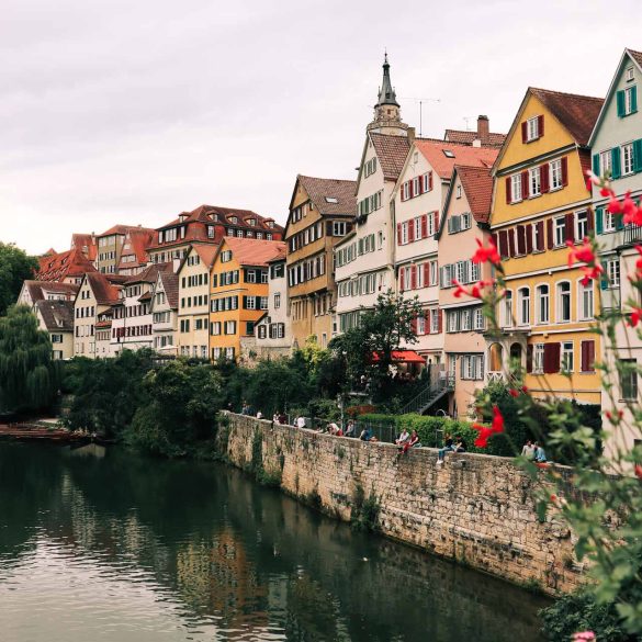 Maisons colorées à colombages sur les rives du Neckar à Tübingen
