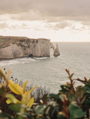 falaises d'etretat au coucher du soleil