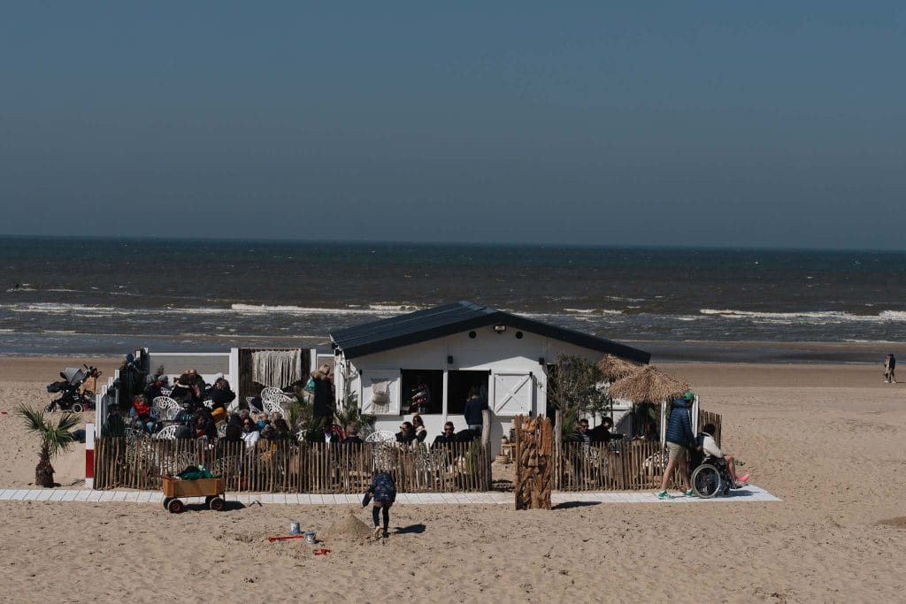 Grande plage de De Haan sur la côte belge