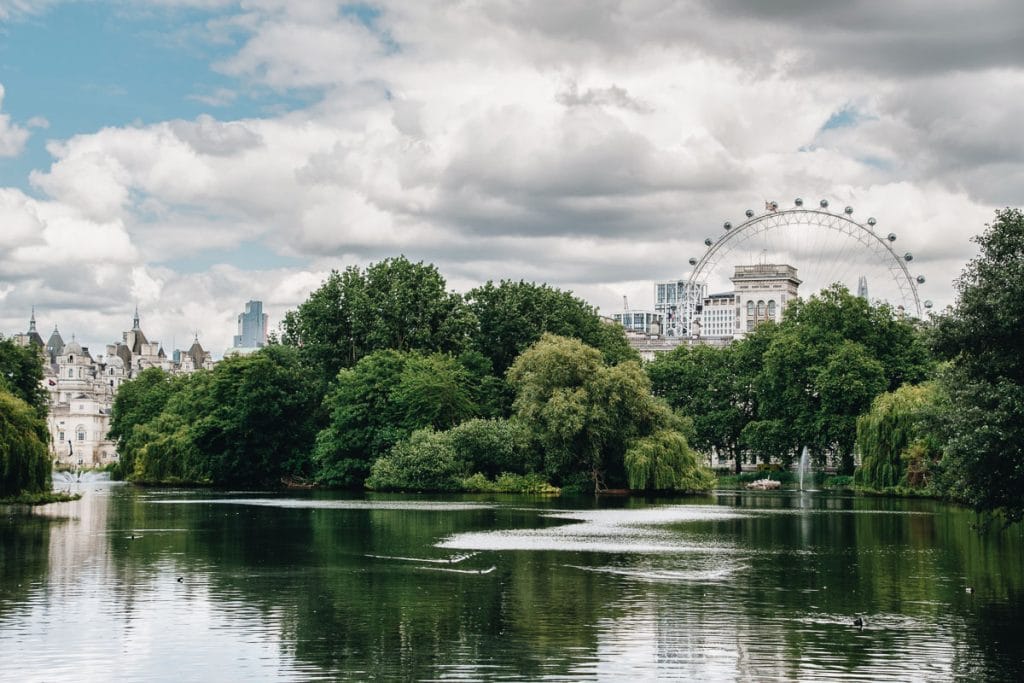 vue sur l'étang de hyde park à Londres