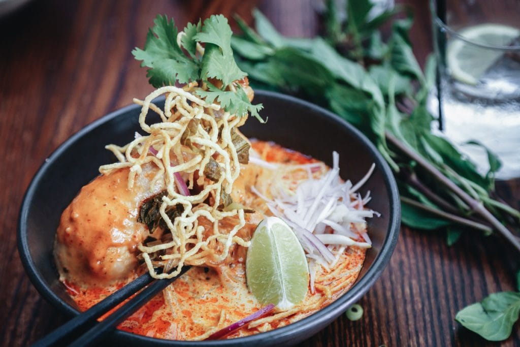 plat de khao soy dans un restaurant à Chiang mai