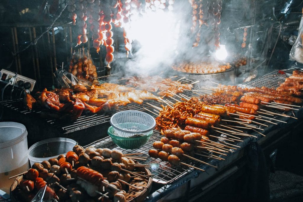 brochettes street food la nuit à, Chiang mai