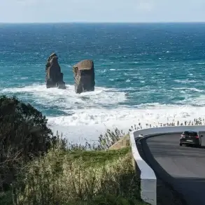 Route côtière et îlots rocheux de Mosteiros à São Miguel aux Açores